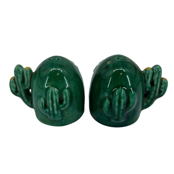 Vintage Salt & Pepper Shakers Arizona Cactus Green Saguaro Collectable - Picture 2 of 5